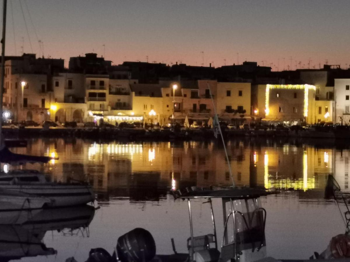 La Finestra Sul Porto Apartment Trani Exterior foto