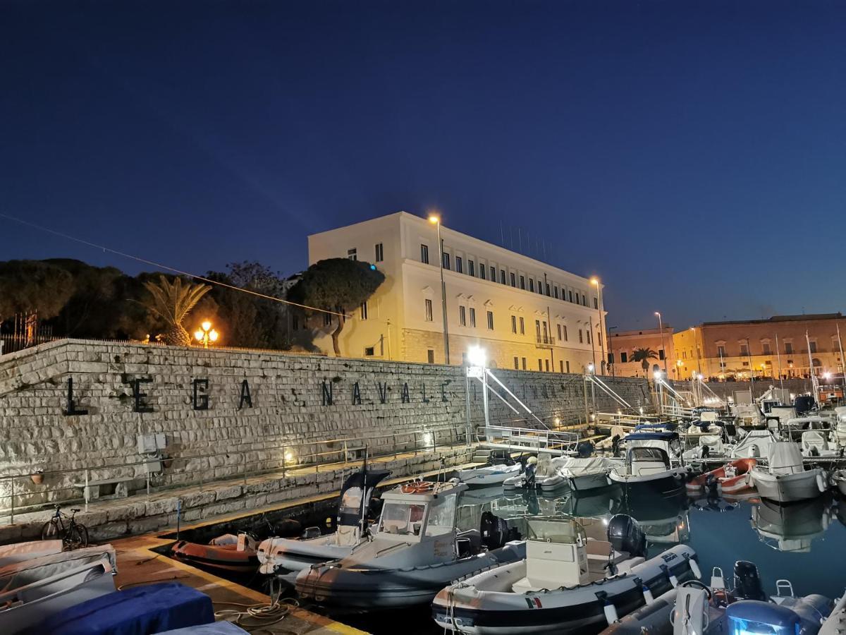 La Finestra Sul Porto Apartment Trani Exterior foto