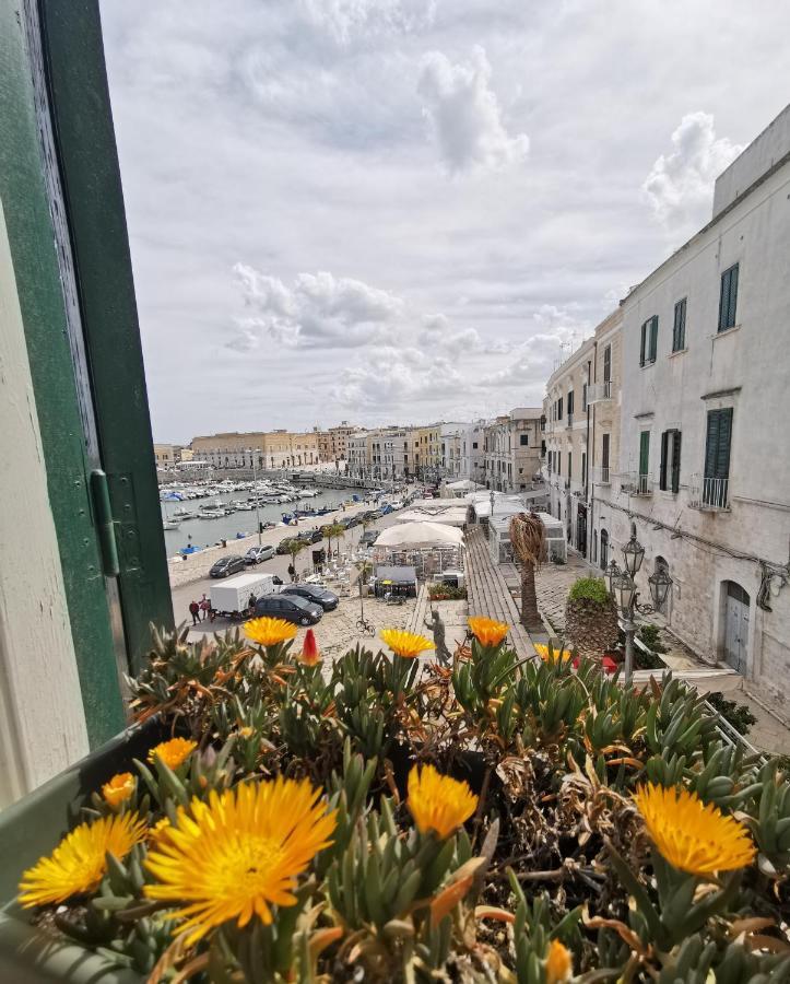 La Finestra Sul Porto Apartment Trani Exterior foto