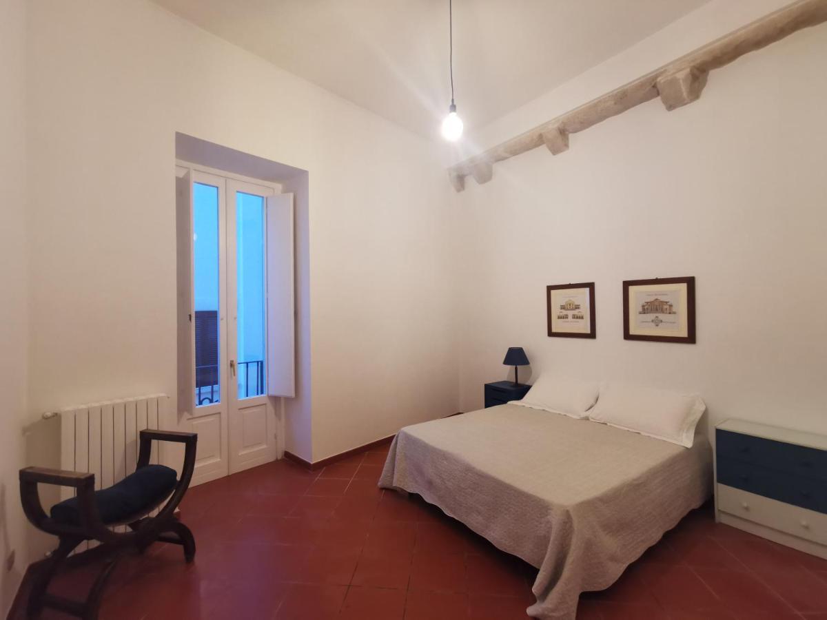 La Finestra Sul Porto Apartment Trani Exterior foto