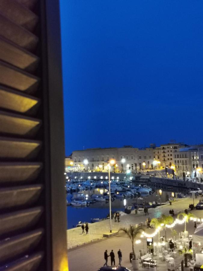 La Finestra Sul Porto Apartment Trani Exterior foto