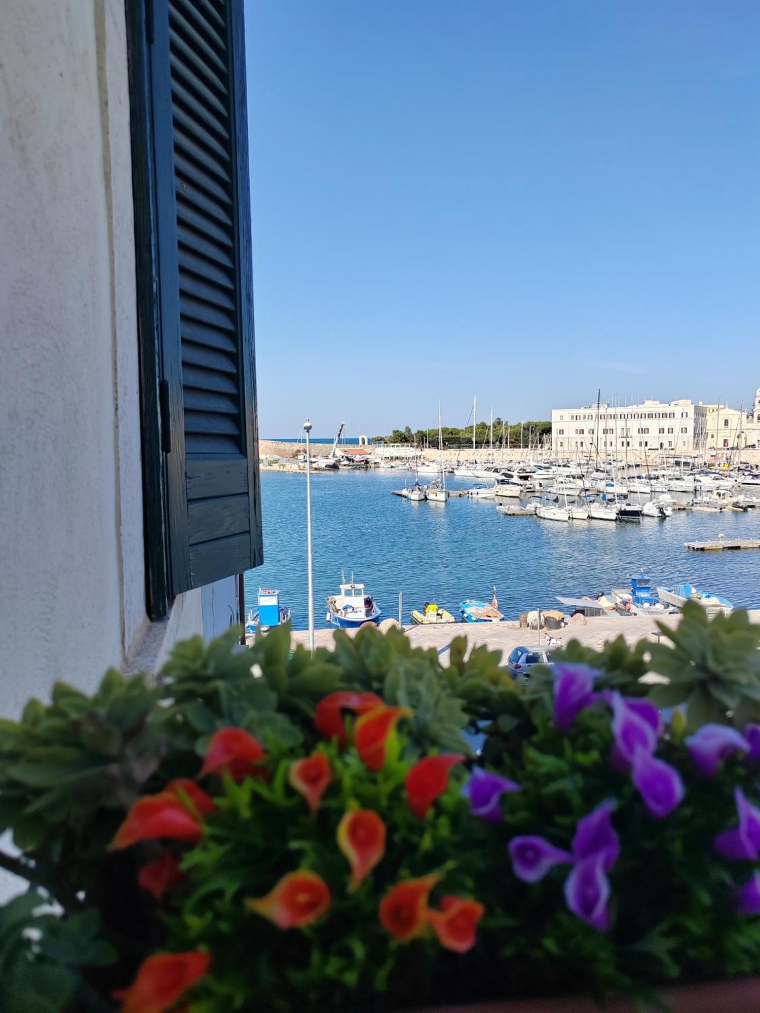 La Finestra Sul Porto Apartment Trani Exterior foto