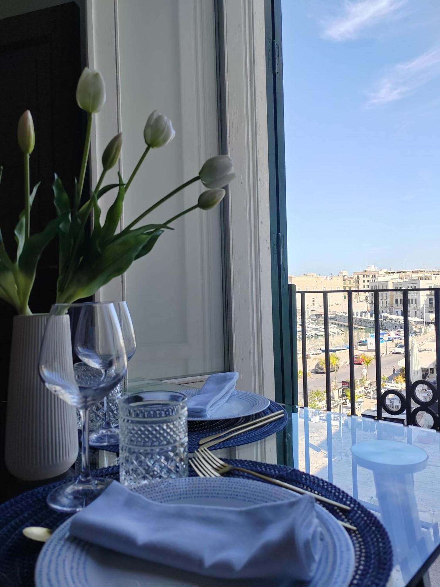 La Finestra Sul Porto Apartment Trani Exterior foto