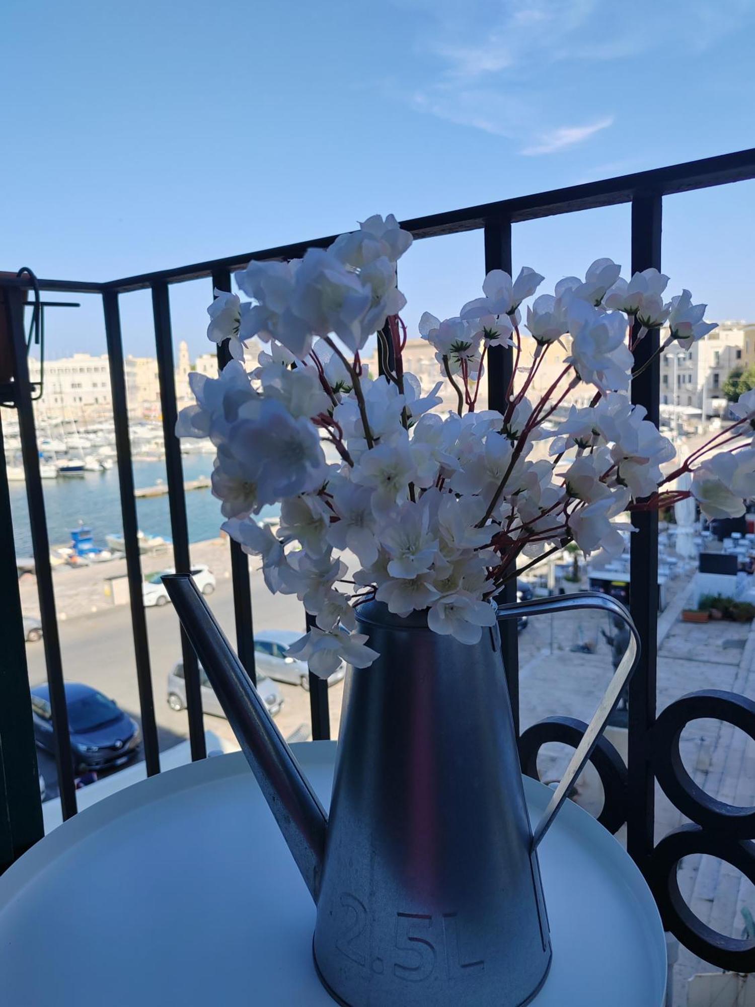 La Finestra Sul Porto Apartment Trani Exterior foto