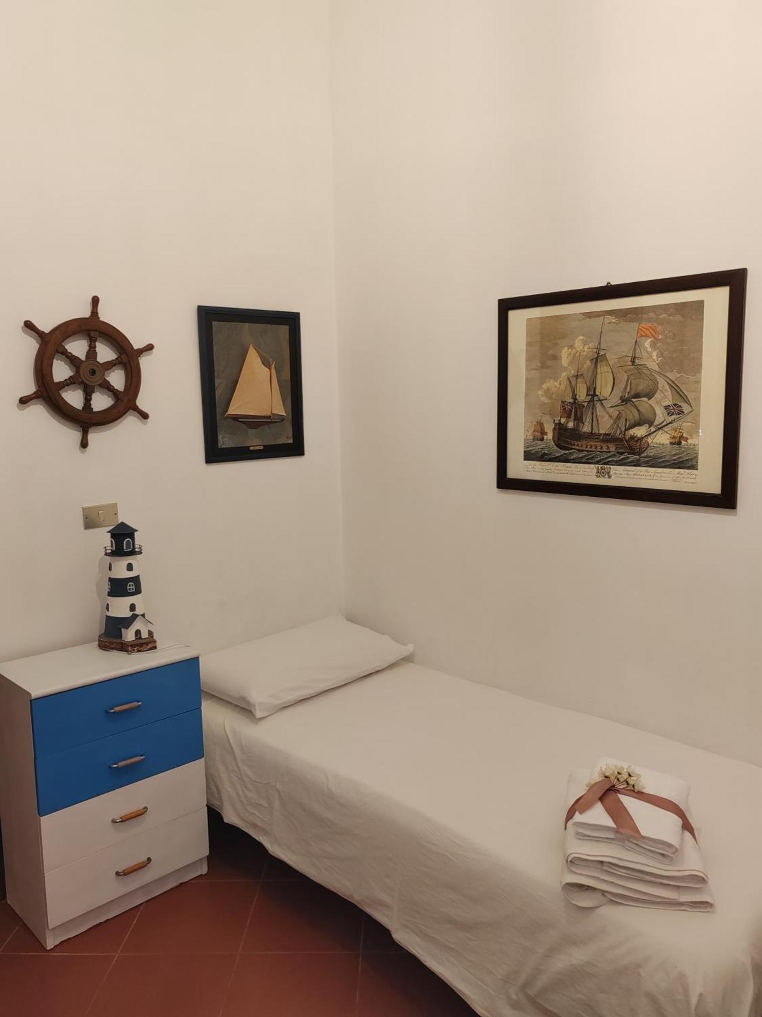 La Finestra Sul Porto Apartment Trani Exterior foto