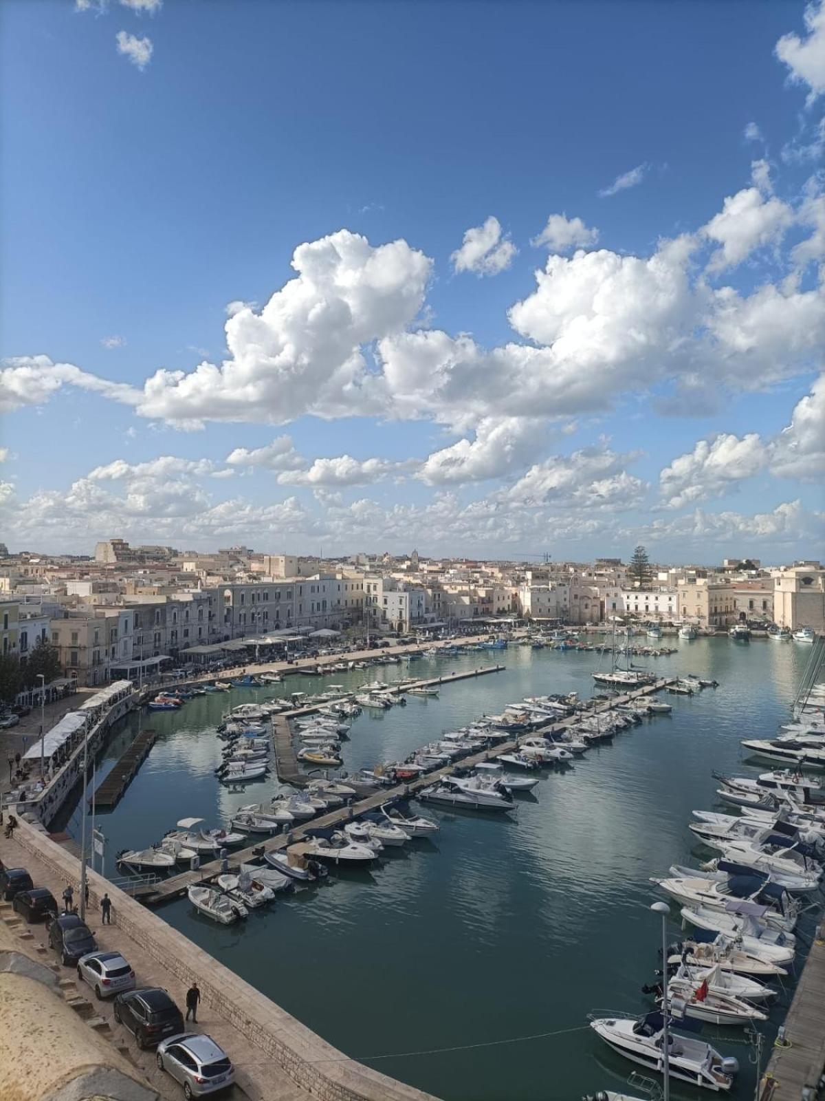 La Finestra Sul Porto Apartment Trani Exterior foto
